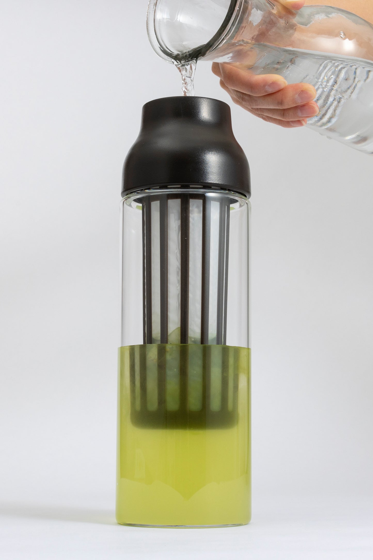 KINTO Cold Brew Carafe & Cold Brew Organic Green Tea Bag Set - 1L Dark Brown 26472